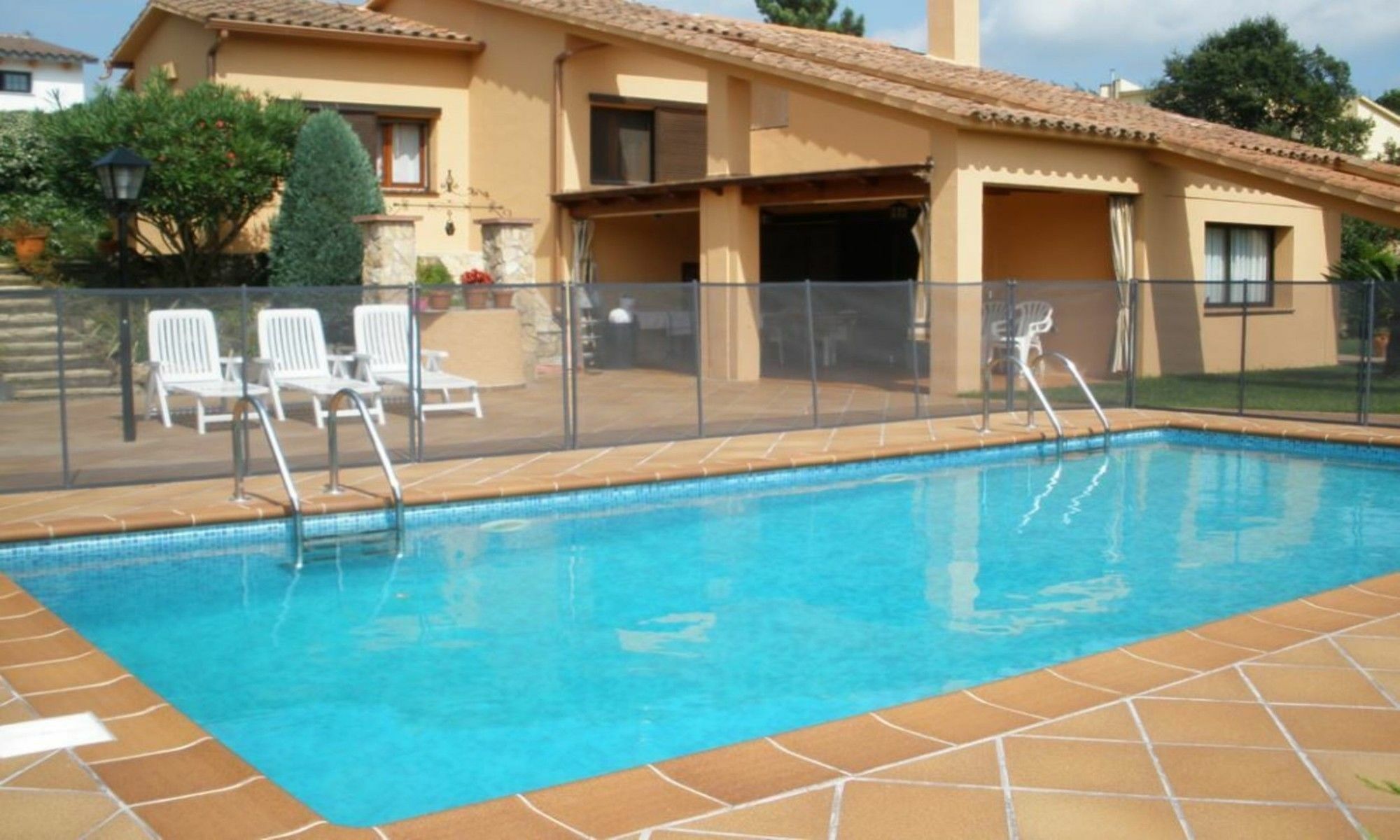 In - 104835 By Mo * Lloret de Mar